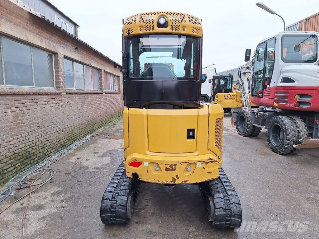 CAT 302.7 Minikoparki
