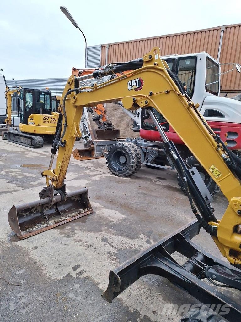 CAT 302.7 Minikoparki