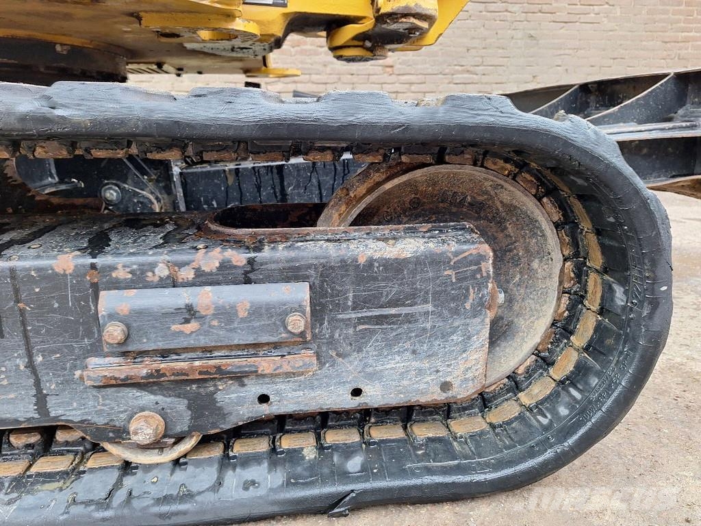CAT 302.7 Minikoparki