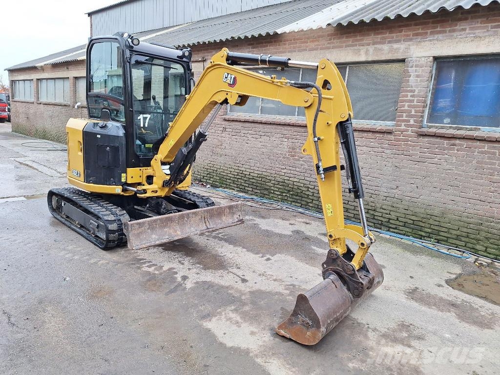 CAT 302.7 Minikoparki