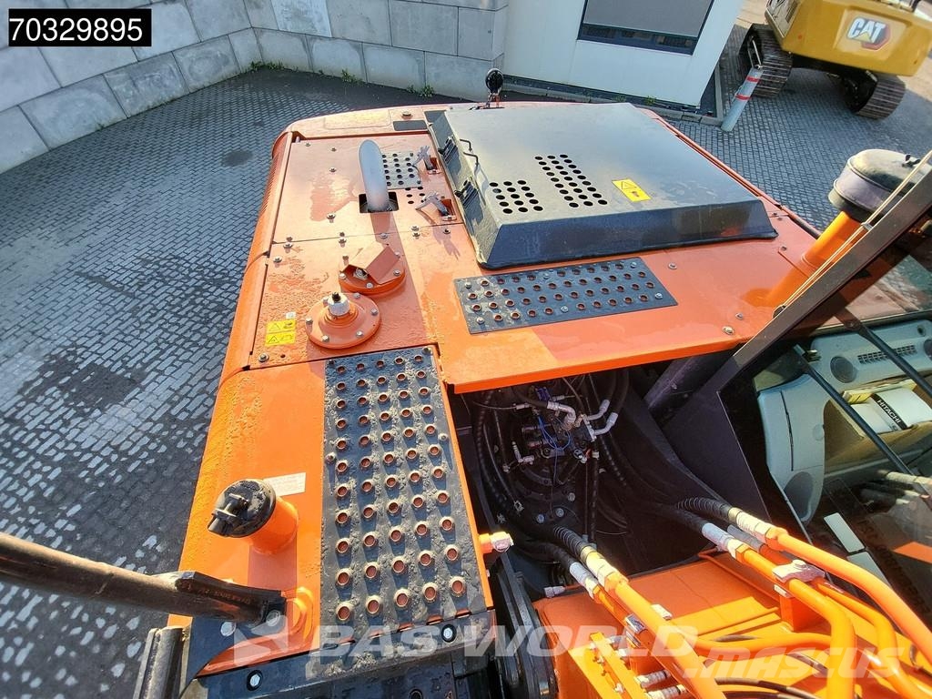 Hitachi ZX220 LC-5G 履带挖掘机