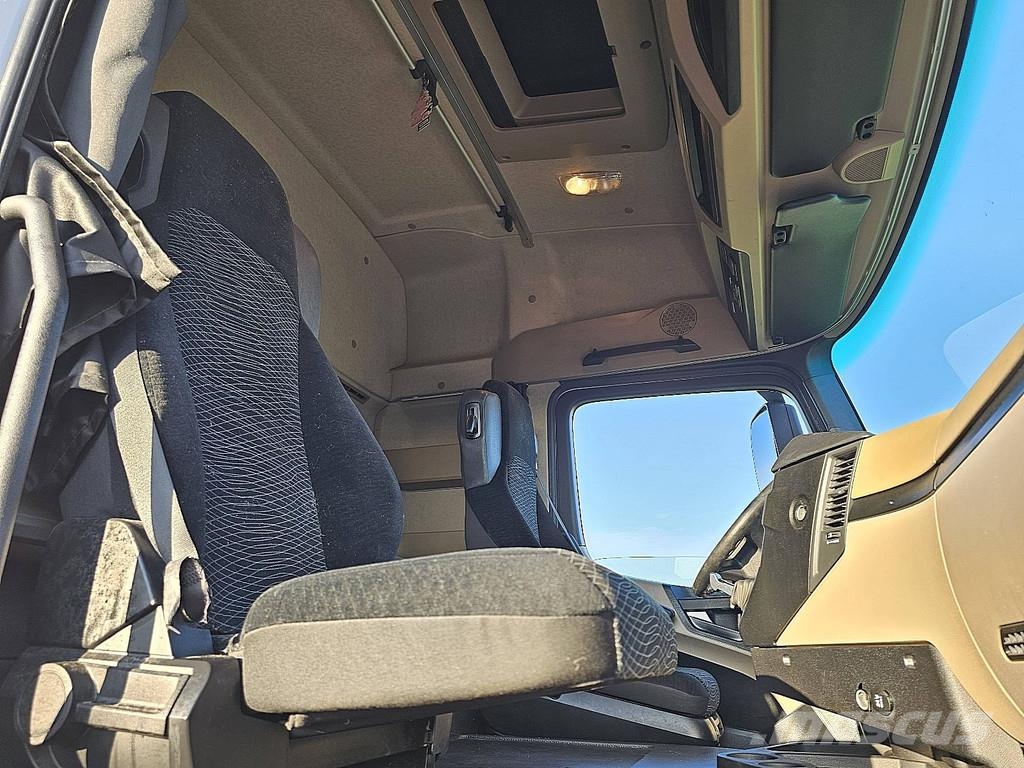 Mercedes-Benz ACTROS 1843 Trekkers