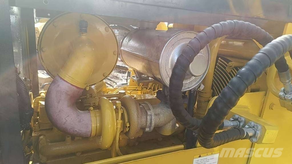 Shantui SD 13 크롤러 도저
