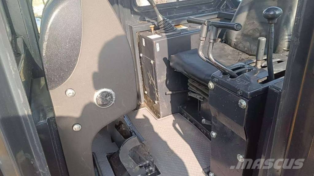 Shantui SD 13 크롤러 도저