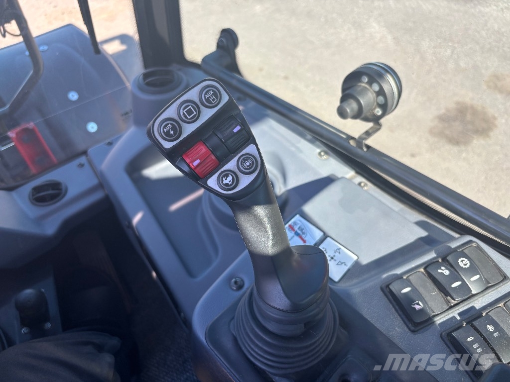 GiANT G5000 / Pienet tunnit, Stage V لوادر بعجل