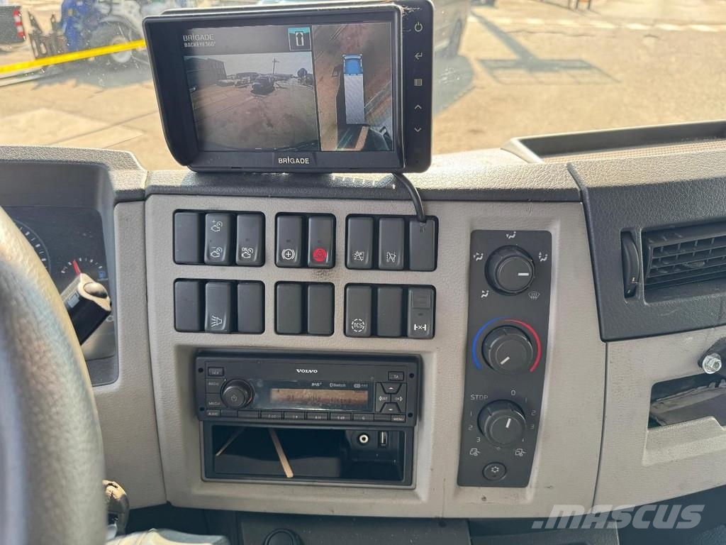 Volvo FL 250 GESLOTEN BAKWAGEN + KLEP Umpikorikuorma-autot