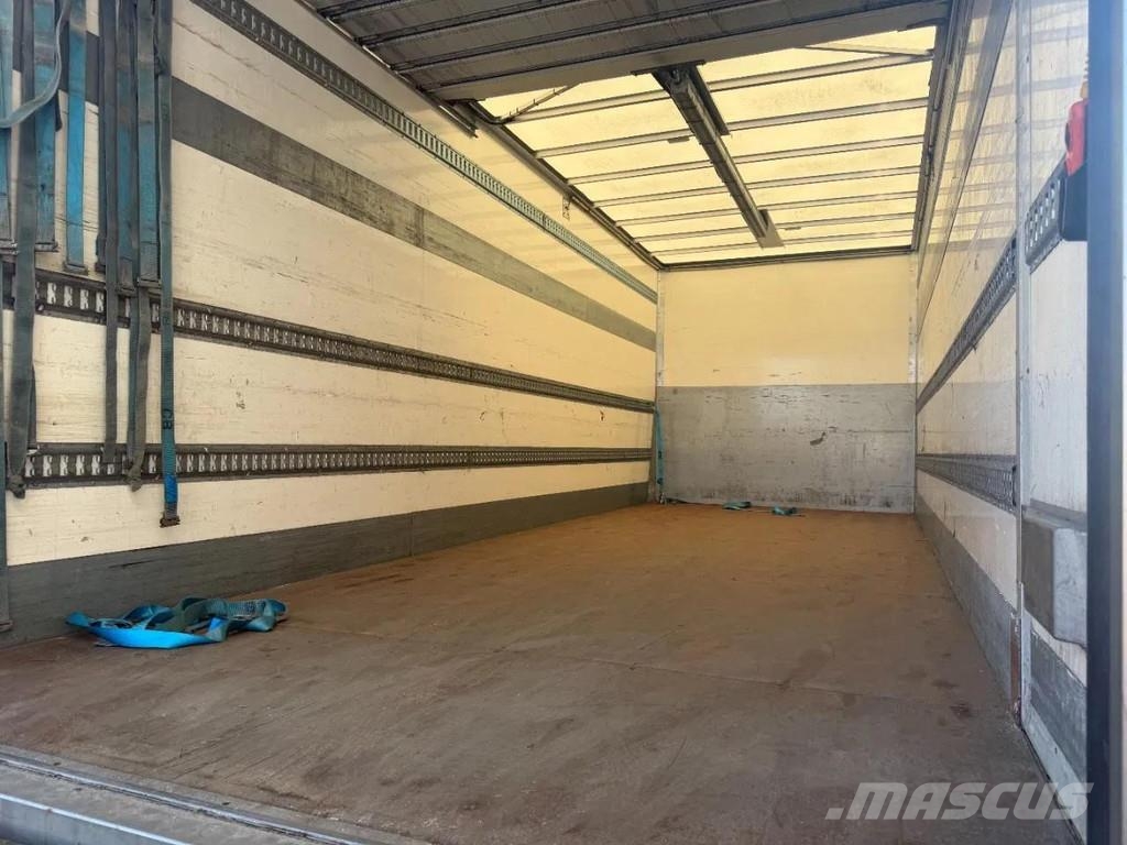 Volvo FL 250 GESLOTEN BAKWAGEN + KLEP Furgons