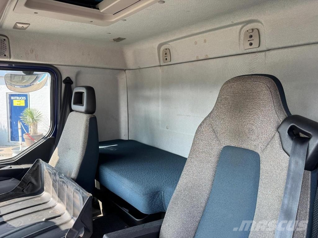 Volvo FL 250 GESLOTEN BAKWAGEN + KLEP Umpikorikuorma-autot