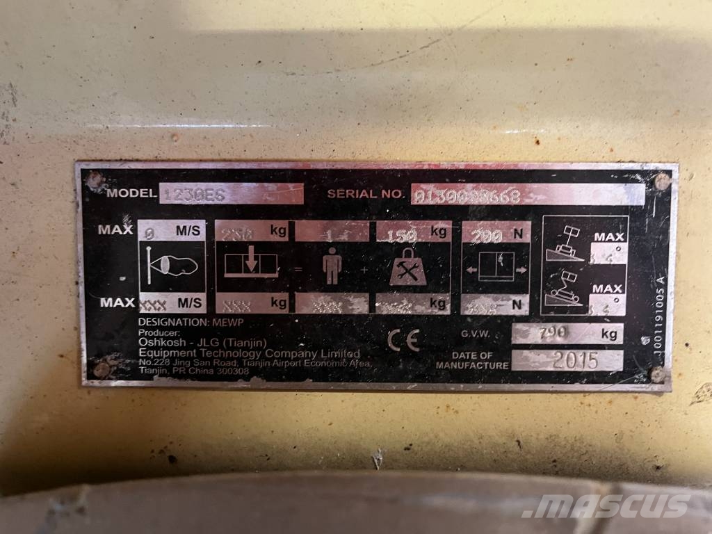 JLG 1230 ES Vertikalne radne podizne platforme
