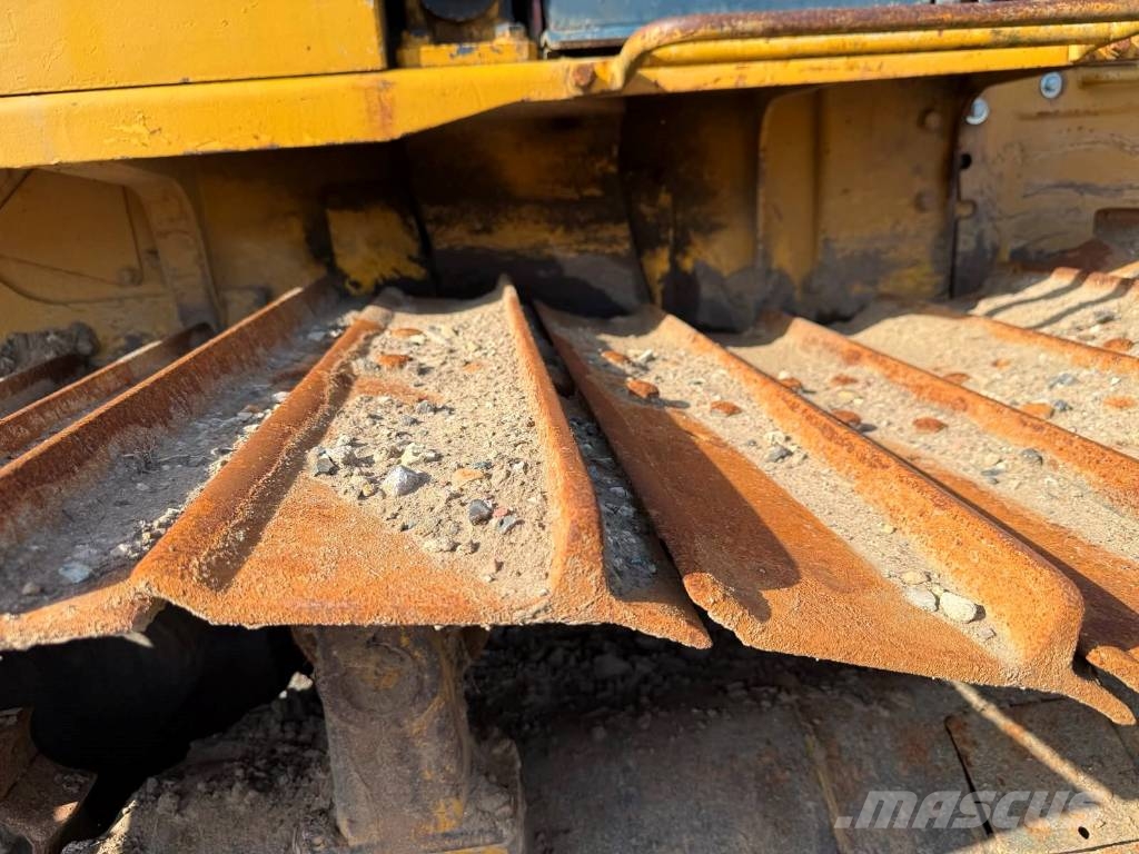 Komatsu D 65 P-8 Bulldozer