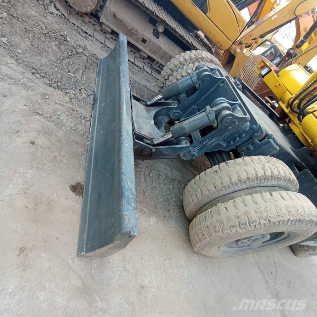 Komatsu PC150W-6 حفارات بعجل
