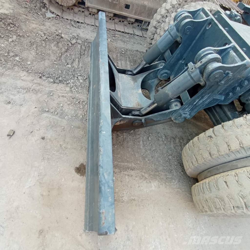 Komatsu PC150W-6 حفارات بعجل