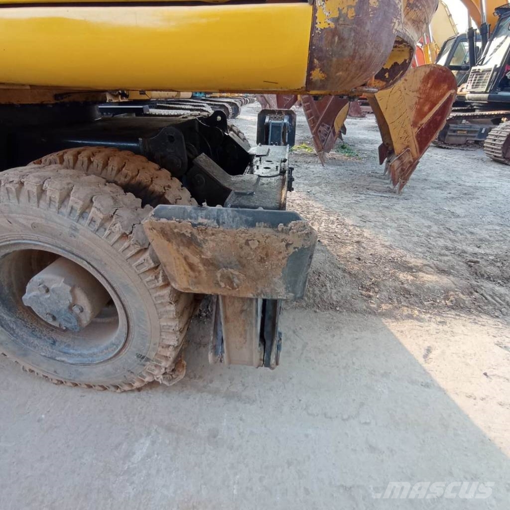 Komatsu PC150W-6 حفارات بعجل