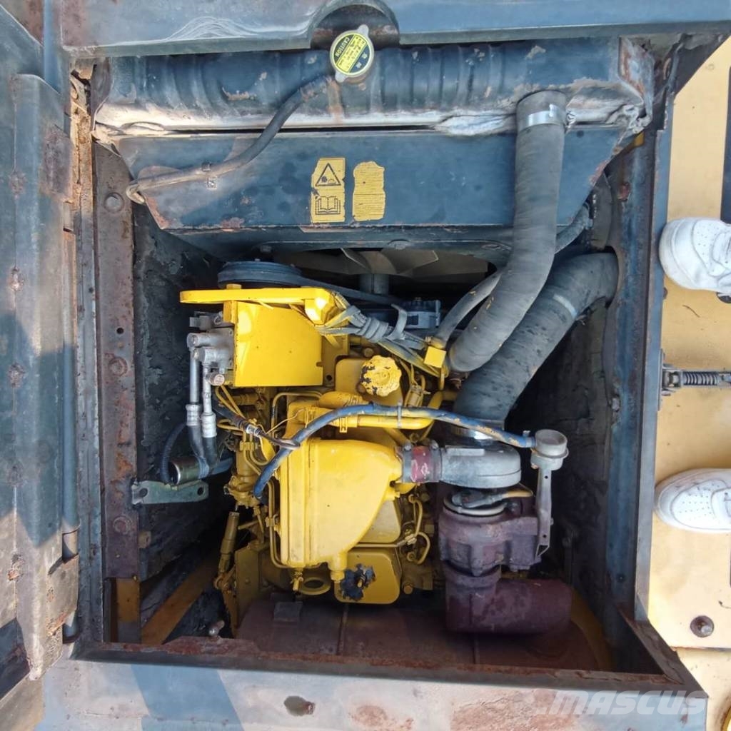Komatsu PC150W-6 حفارات بعجل