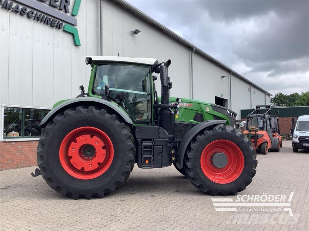 Fendt 939 VARIO GEN7 PROFI PLUS Трактори