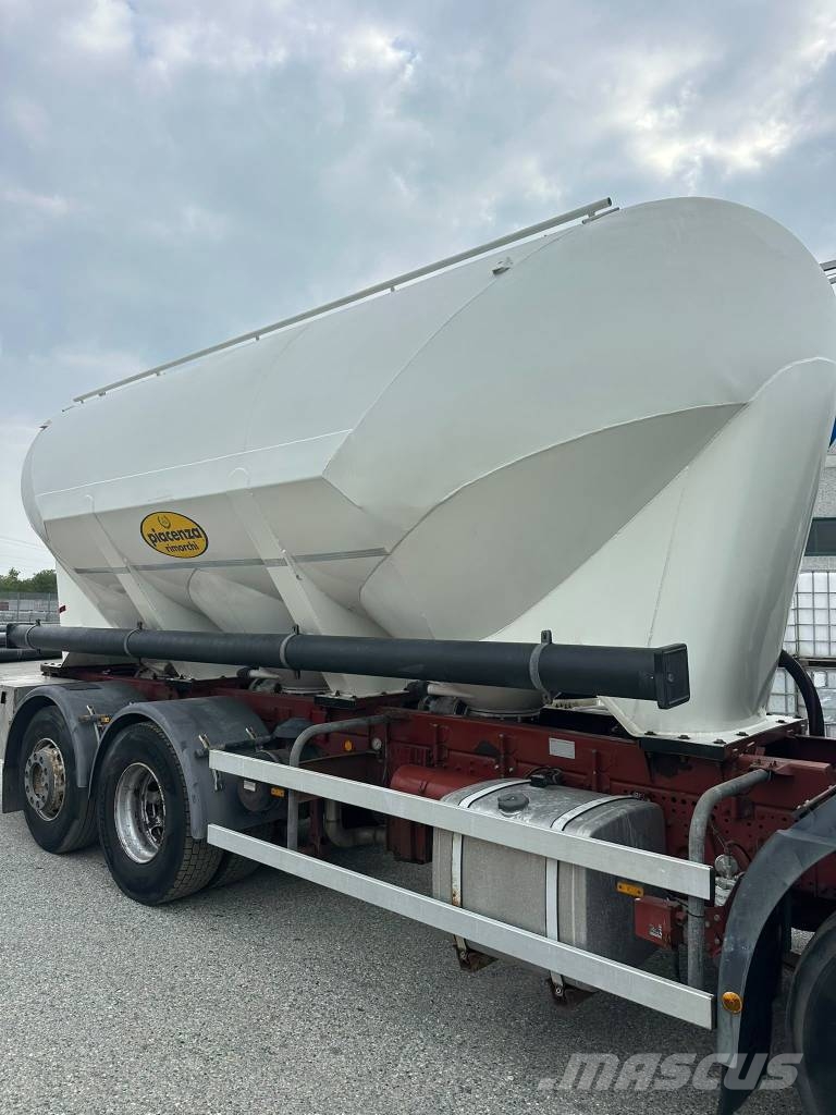 Iveco STRALIS 350 CON CISTERNA TRASPORTO GRANULATI Trekkers