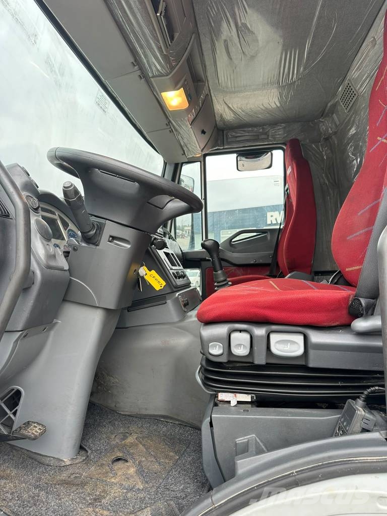 Iveco STRALIS 350 CON CISTERNA TRASPORTO GRANULATI Trekkers