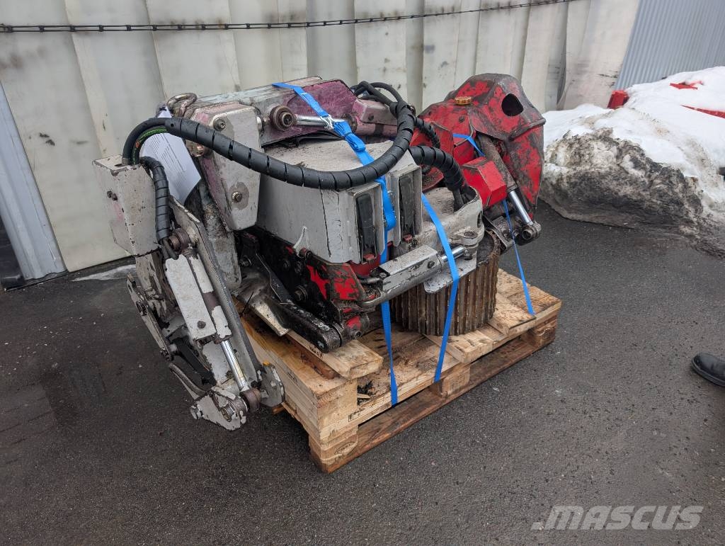 Log Max 5000 D Harvester heads