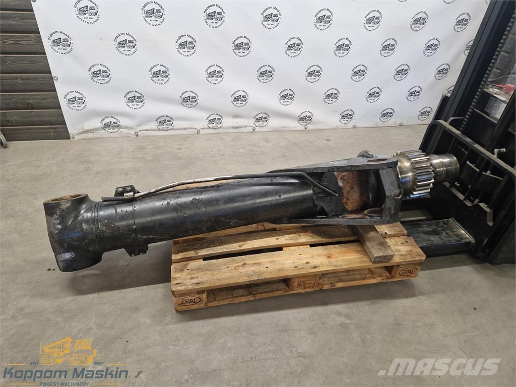 Komatsu 165F Used/Beg رافعات شحن
