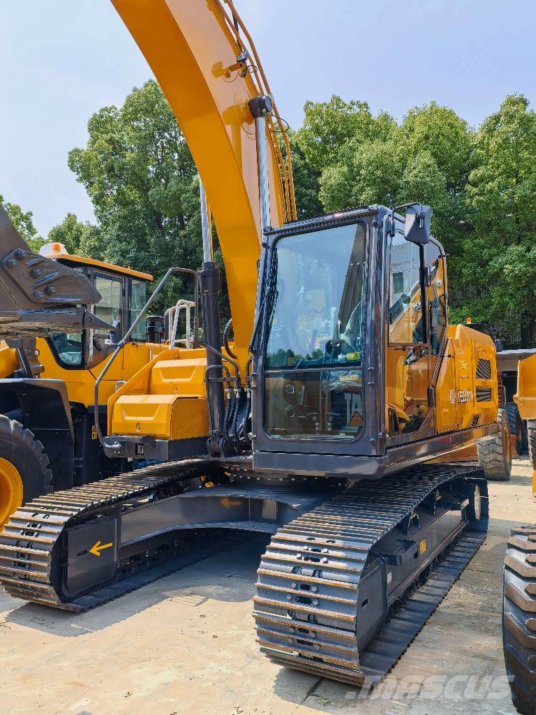 XCMG XE 200 DA Малые экскаваторы 7т-12т