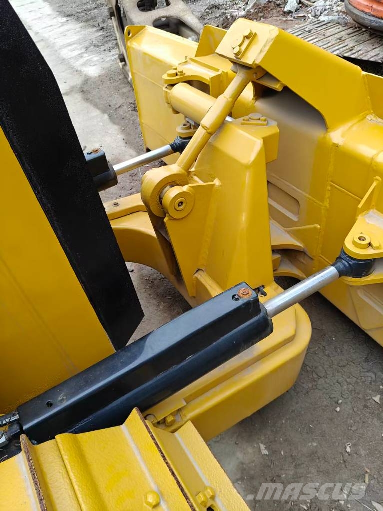 CAT D 5 K ブルドーザー