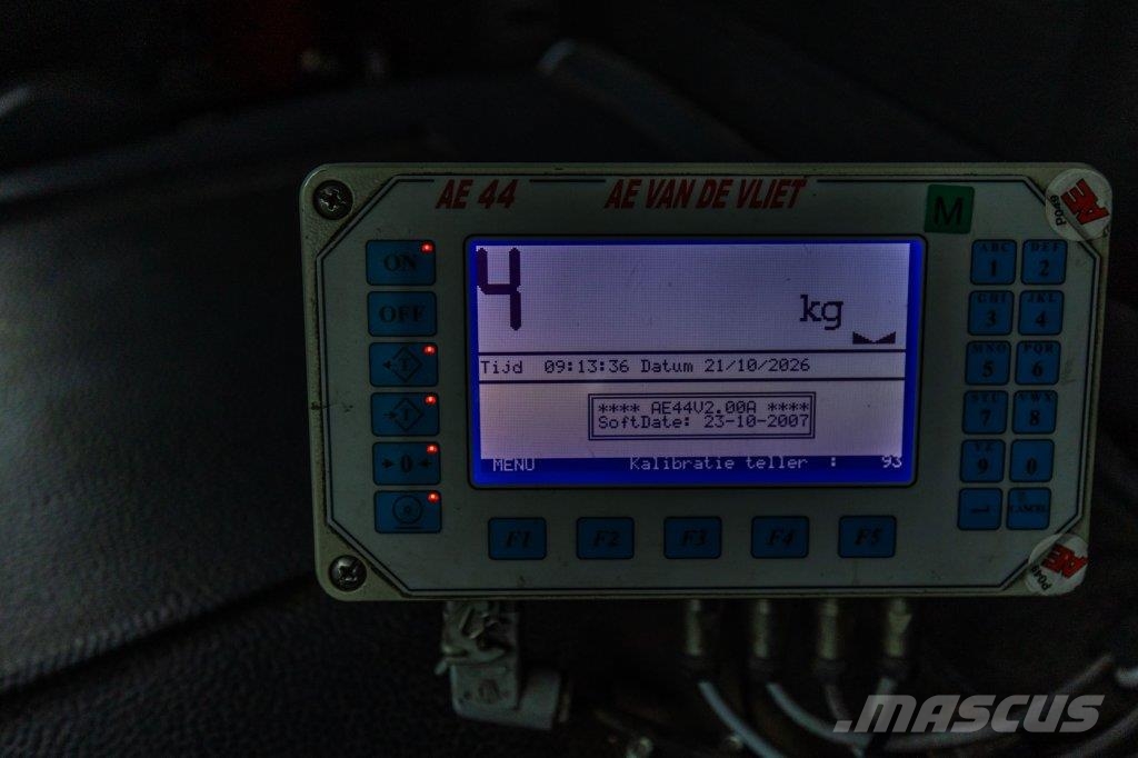 Mercedes-Benz AXOR 1829 L+DHOLLANDIA 3T. 貨箱式卡車