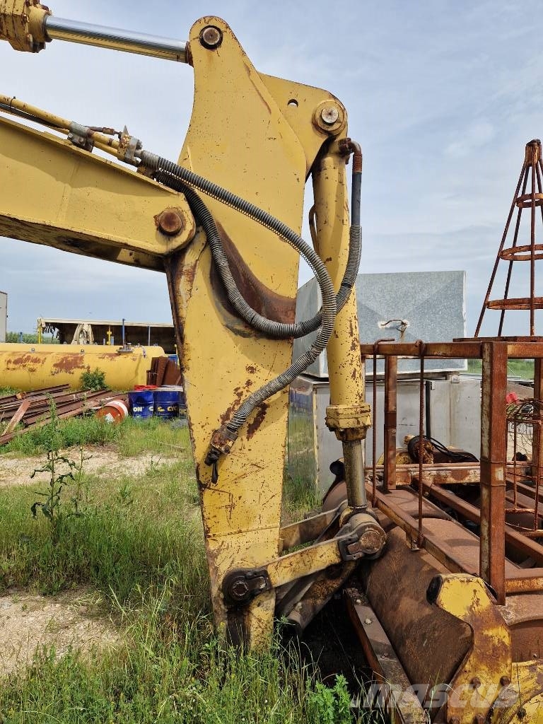 CAT 231 D LC Pásové rýpadlá