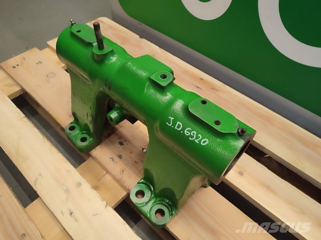 John Deere Bracket L155523 John Deere 6920 Шасі