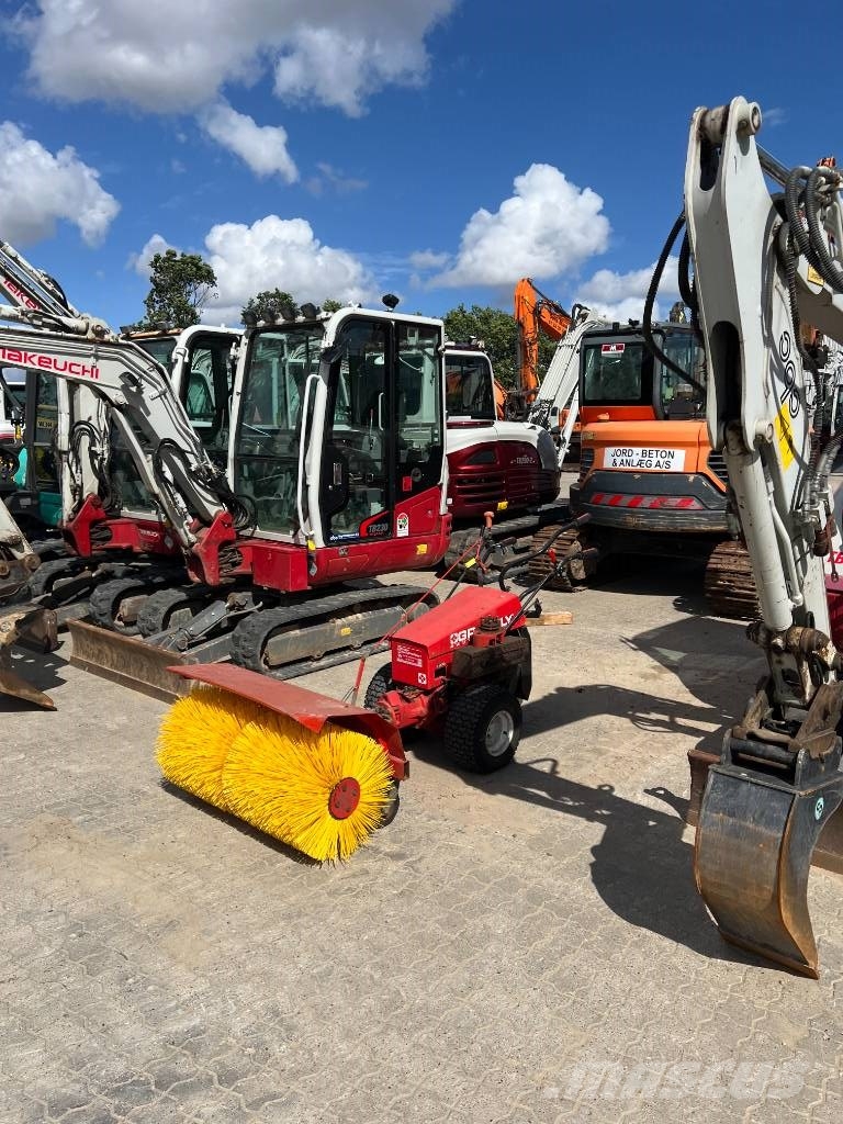 Gravely 114S كناسات