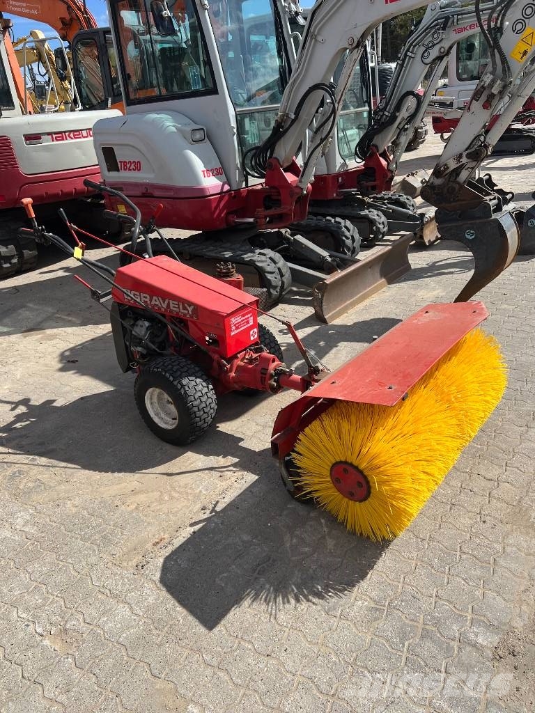 Gravely 114S كناسات