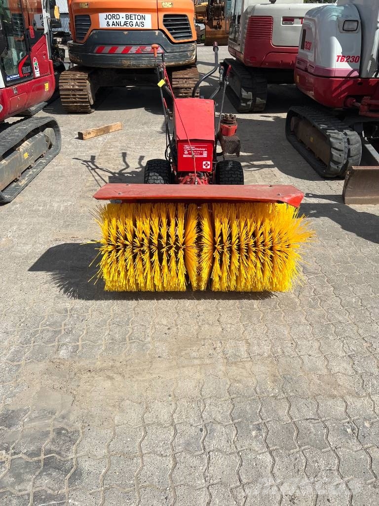 Gravely 114S كناسات