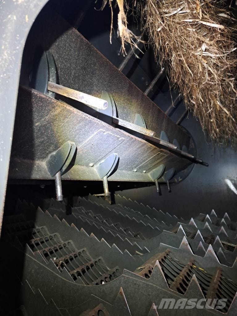 CLAAS Lexion 670 Θεριζοαλωνιστικές μηχανές