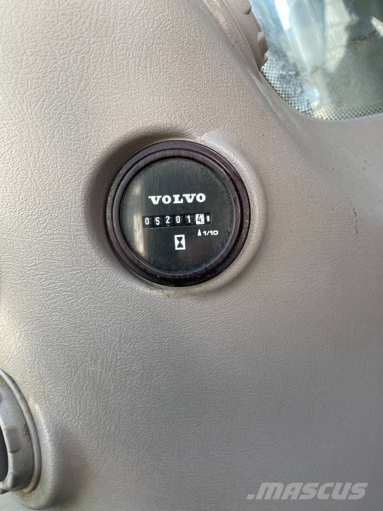 Volvo EC 250 E Bandgrävare