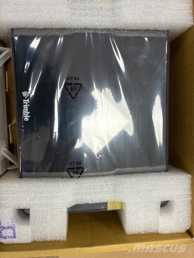 Trimble GFX-750/NAV-900 Traktorji