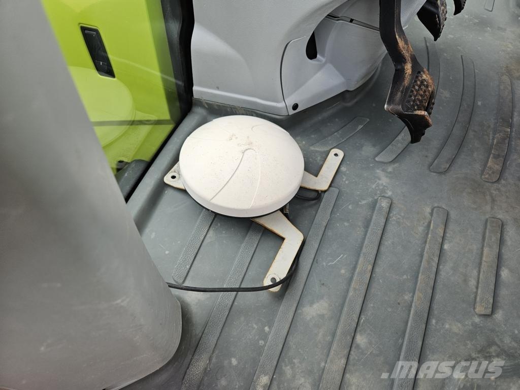CLAAS AXION 830 CMATIC 트랙터