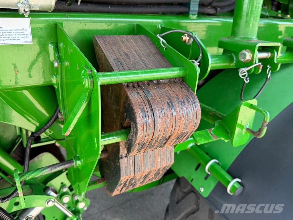 McHale Fusion 3 plus حصادات الأعلاف