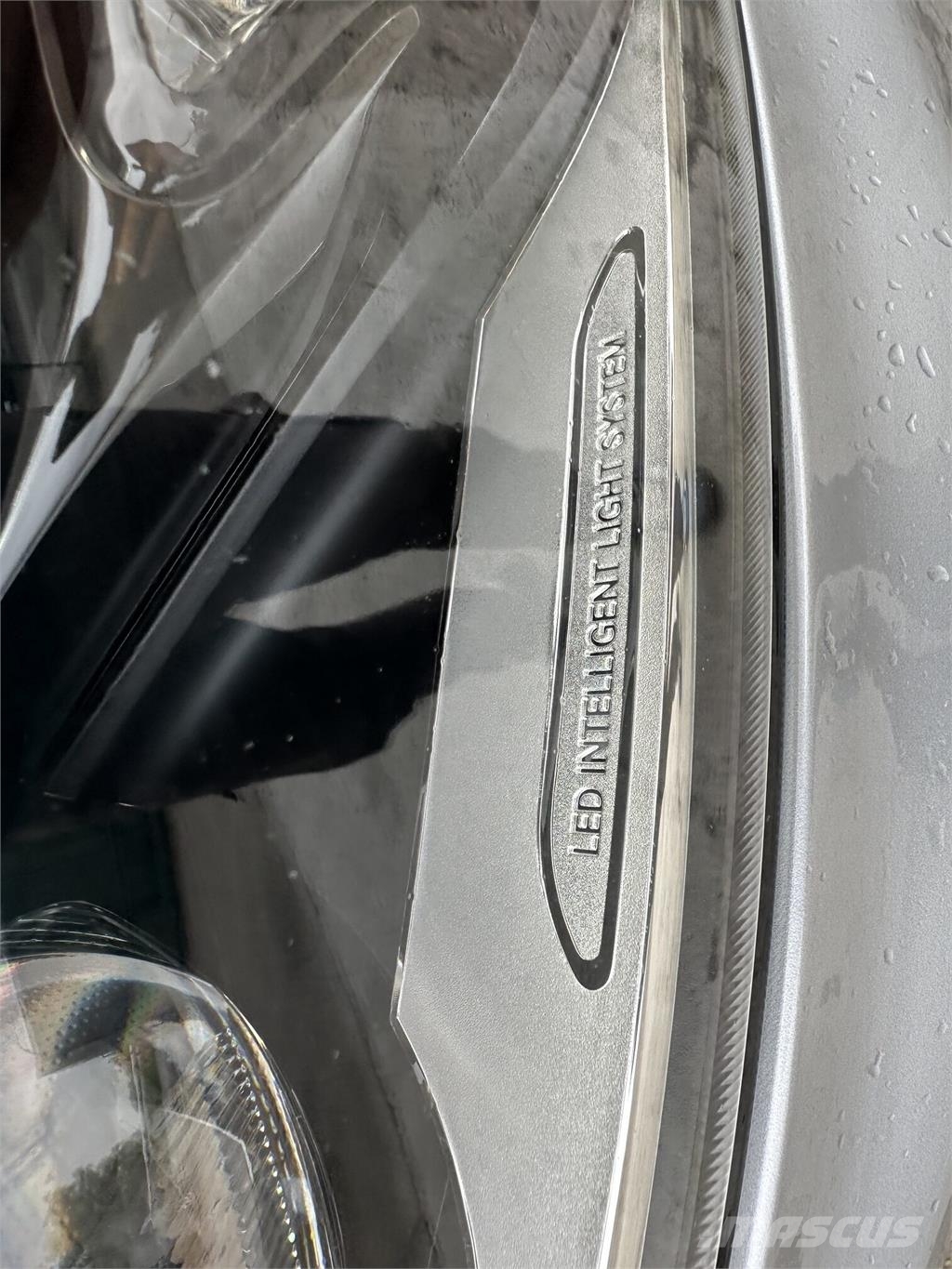 Mercedes-Benz V trieda VIN 587 Automobili