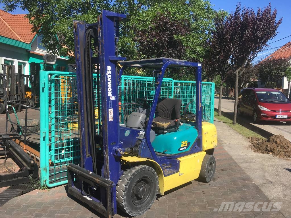 Komatsu FG25HT-14 LEO+ V-3041 Nestekaasutrukit