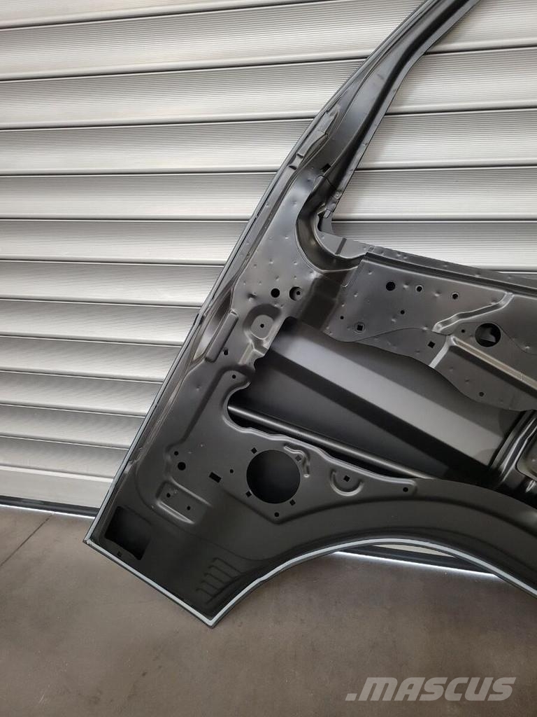 Mitsubishi Fuso " S " RH SIDE 2014 - 2021 Other components