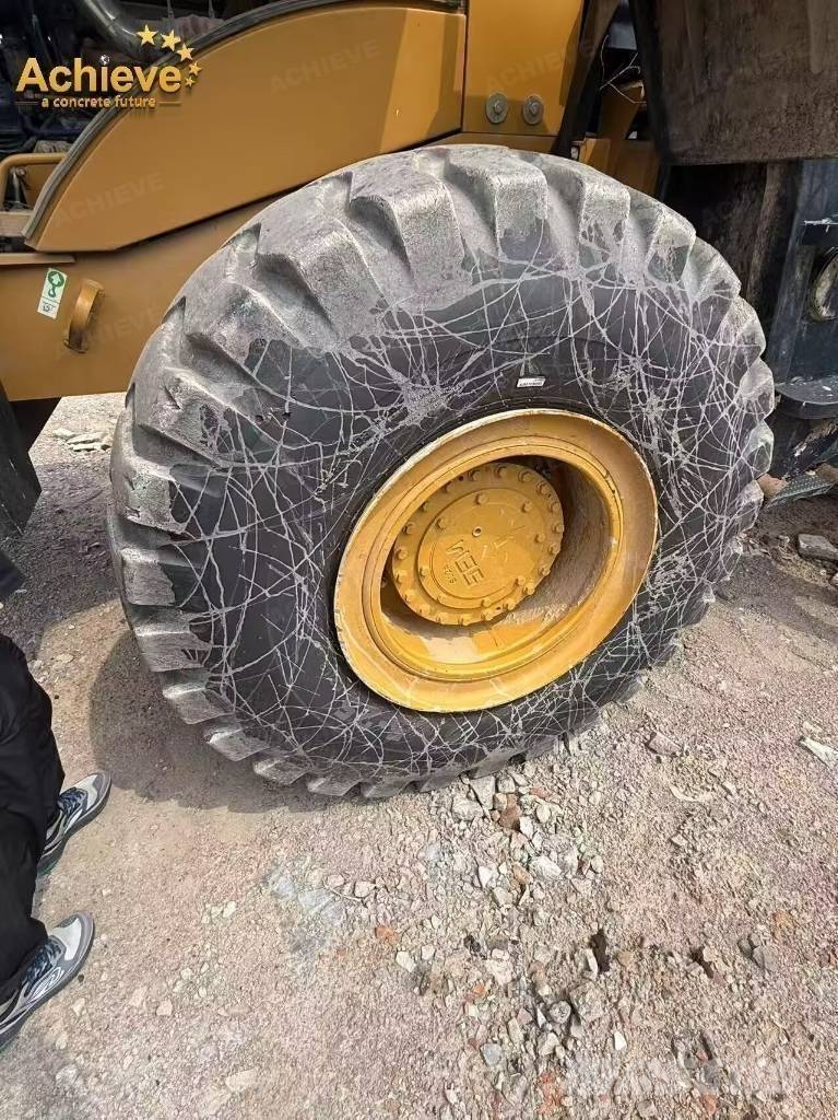 SEM 655D Колесни товарачи