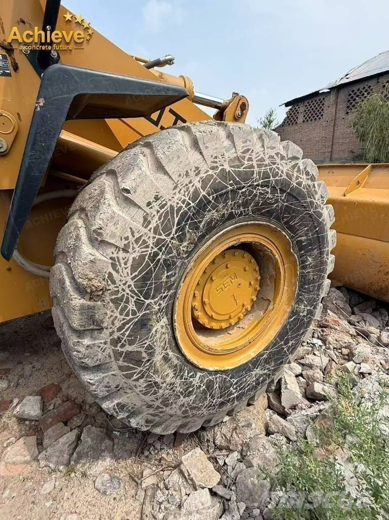 SEM 655D Колесни товарачи