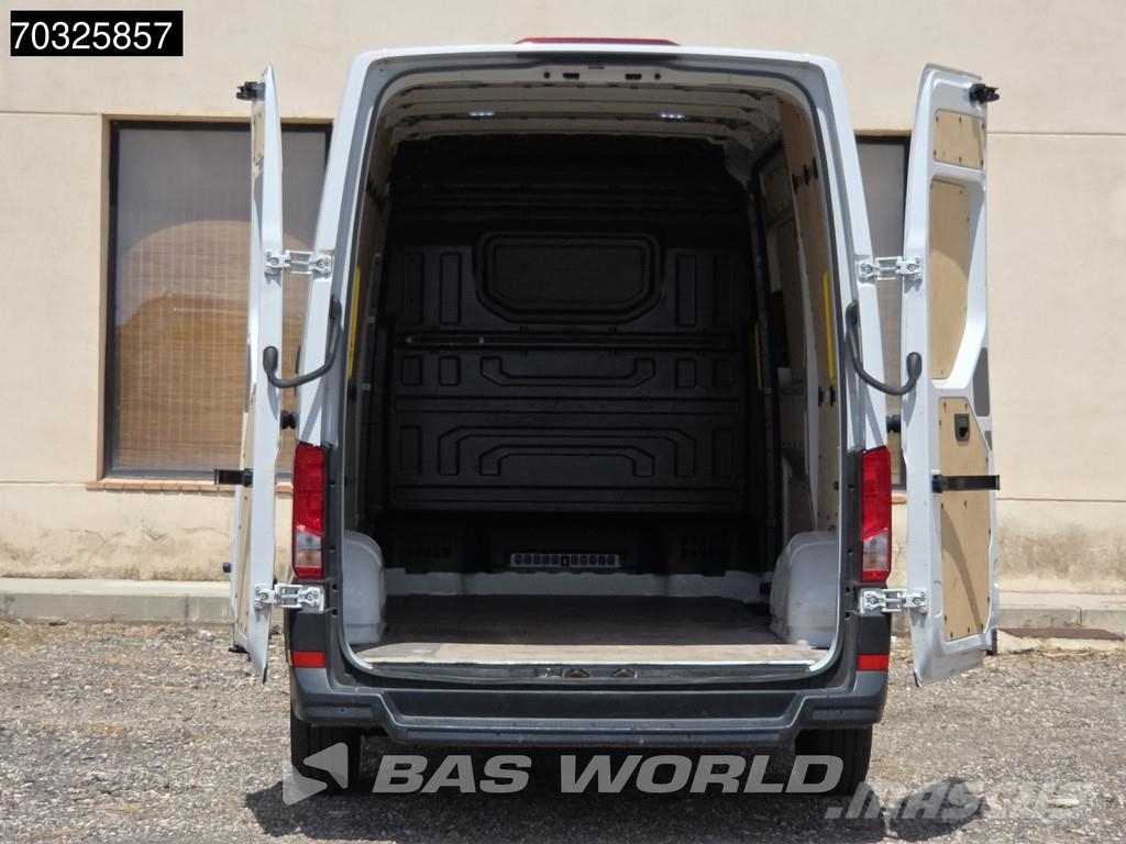 Volkswagen Crafter 140pk L3H3 - Aire Acondicionado - Navegaci شاحنة مقفلة