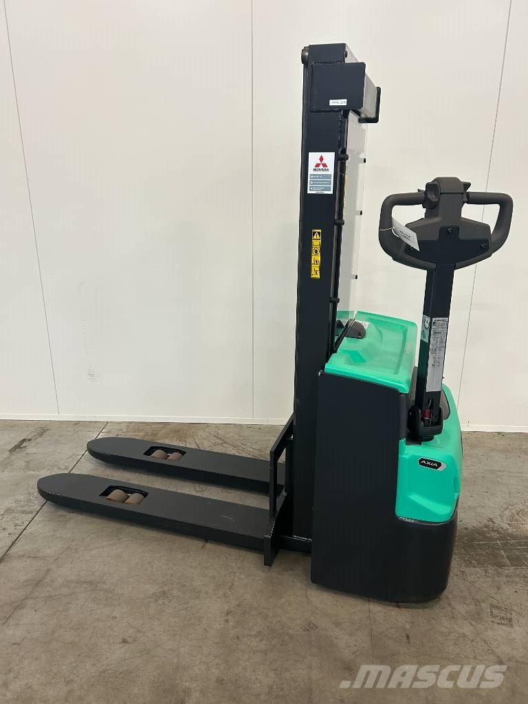 Mitsubishi SBP 10 N3 行走控制式堆積機