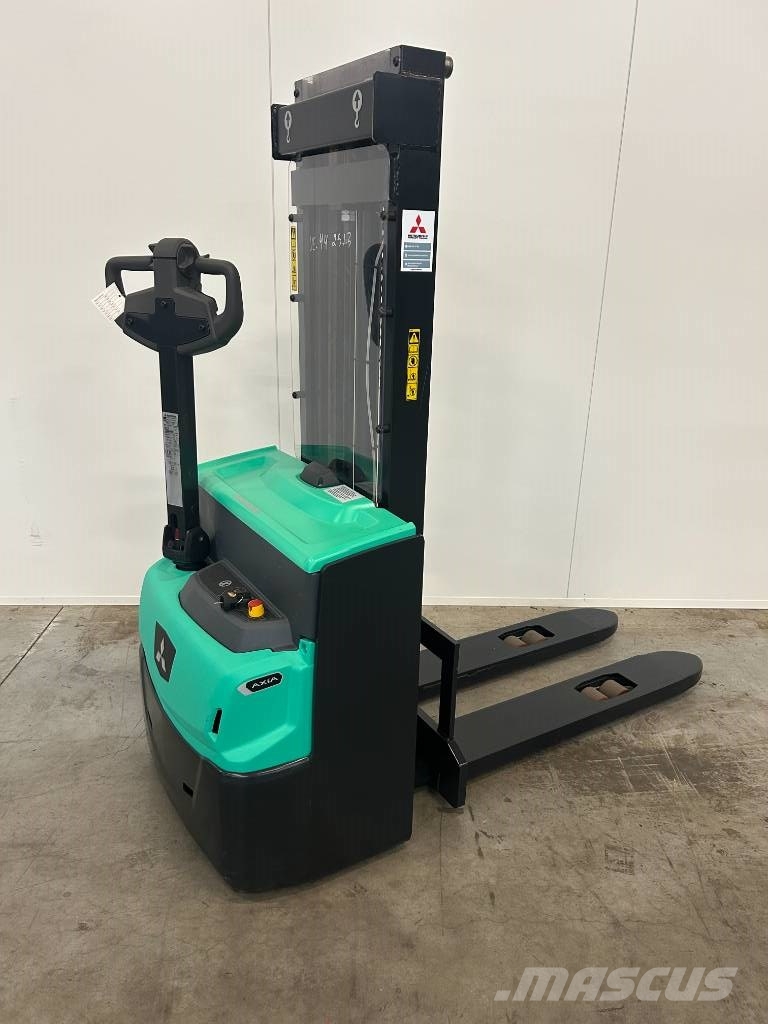 Mitsubishi SBP 10 N3 行走控制式堆積機