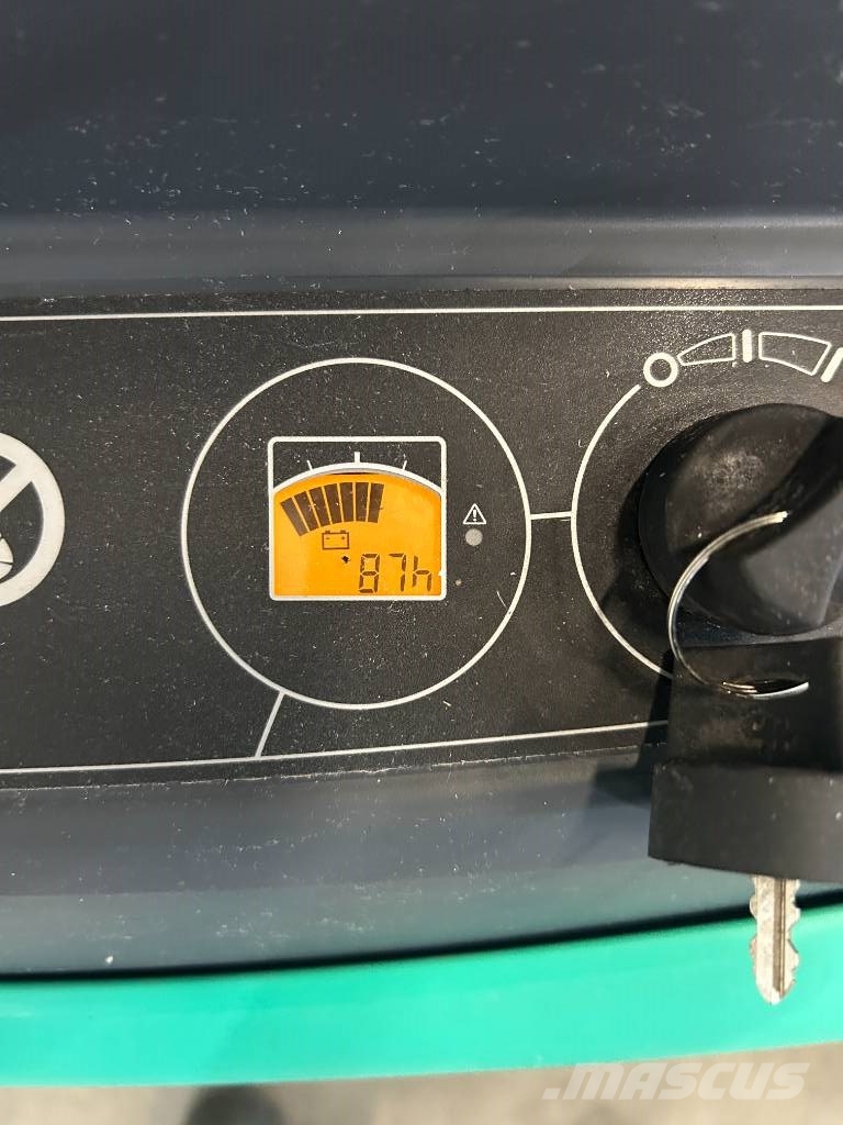 Mitsubishi SBP 10 N3 行走控制式堆積機