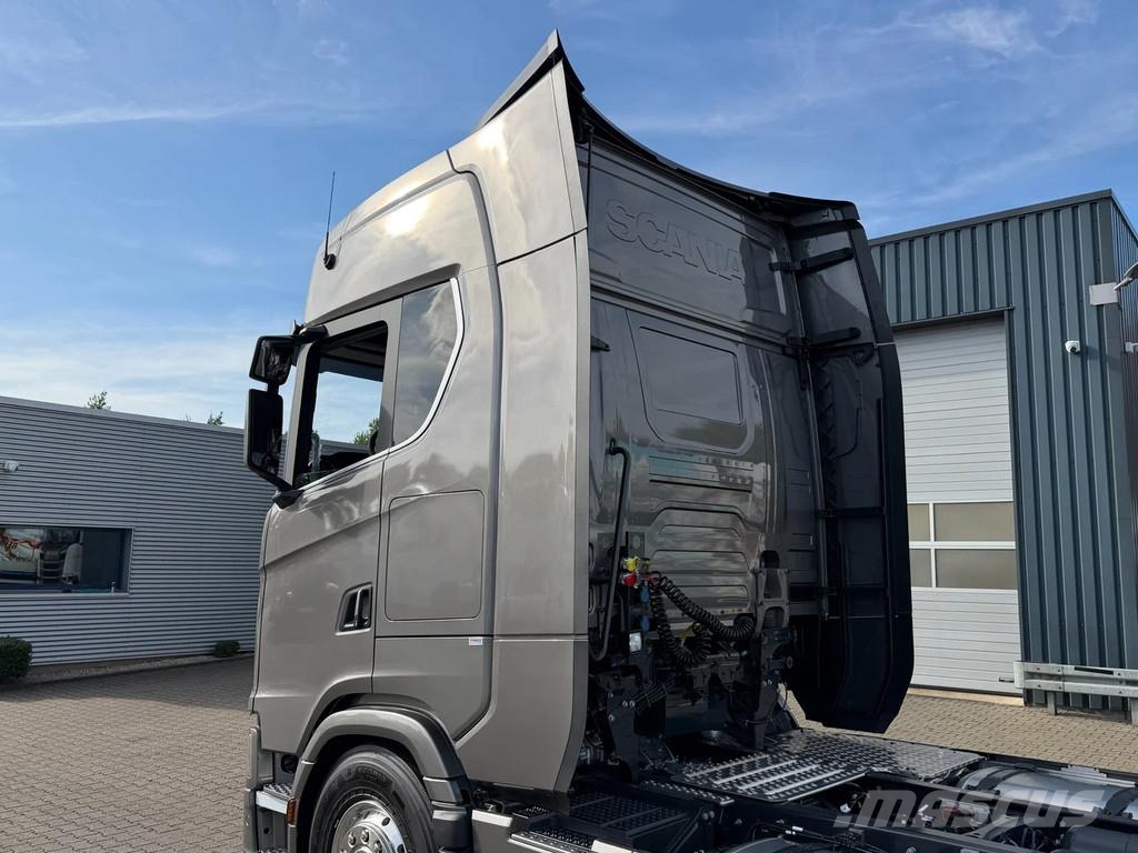 Scania S660 V8 *NEW* Retarder / 2 Tank / Full Air! Tracteur routier
