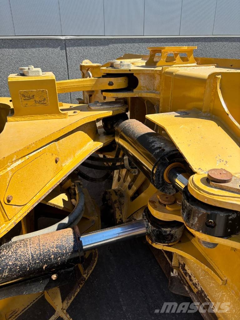 CAT D 6 XE (Trimble earthworks - 1871 idle hrs) Buldožeri gusjeničari