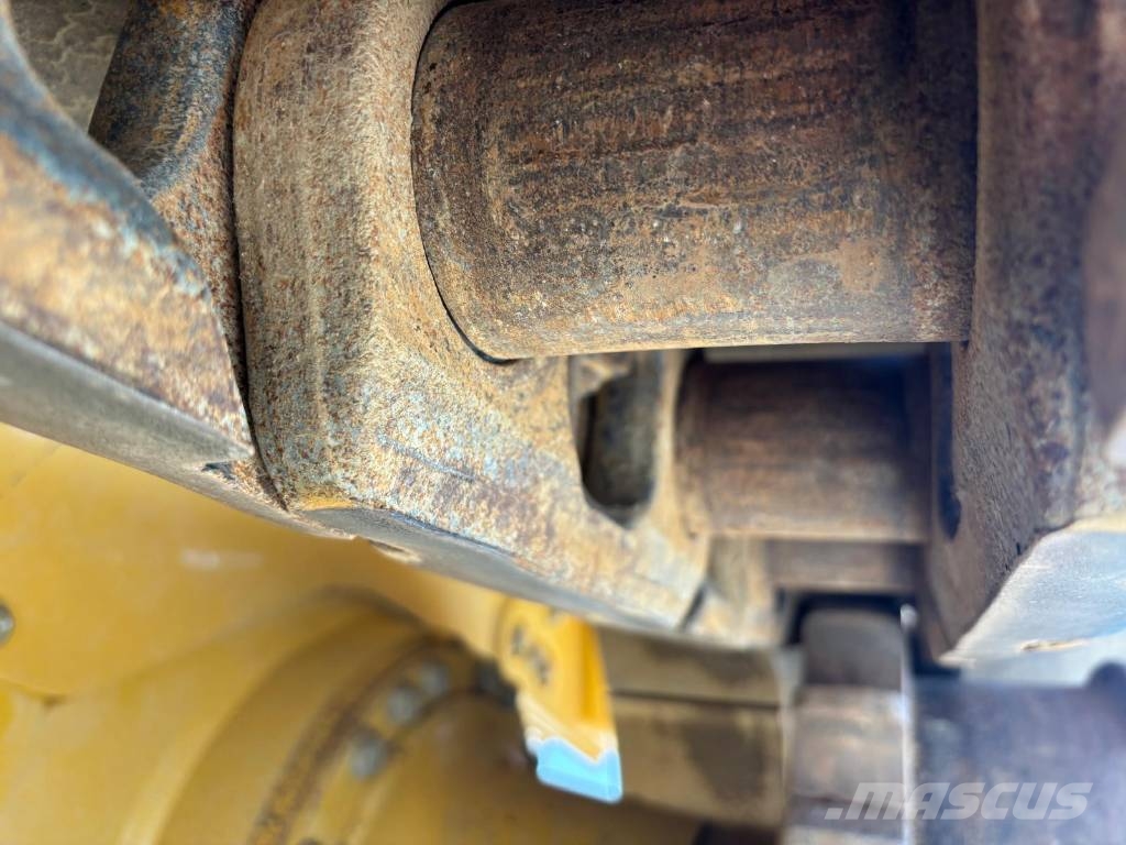 CAT D 6 XE (Trimble earthworks - 1871 idle hrs) Buldožeri gusjeničari