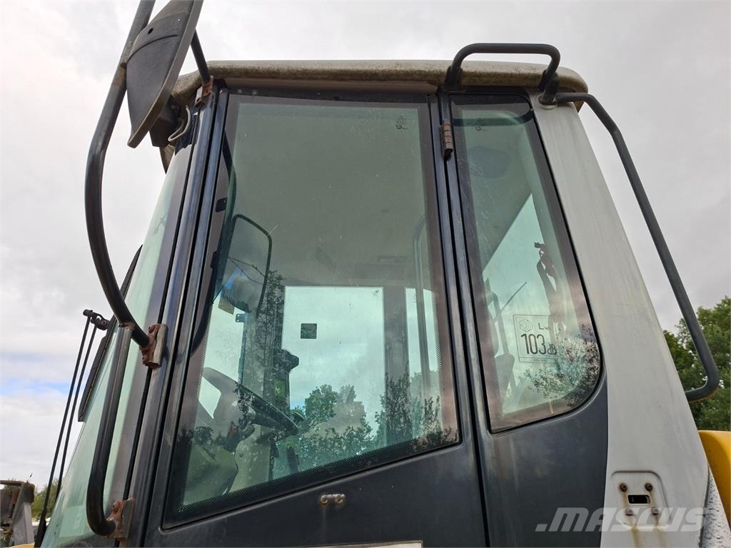 New Holland W 110 B 4X4 Entreprenør - Andet
