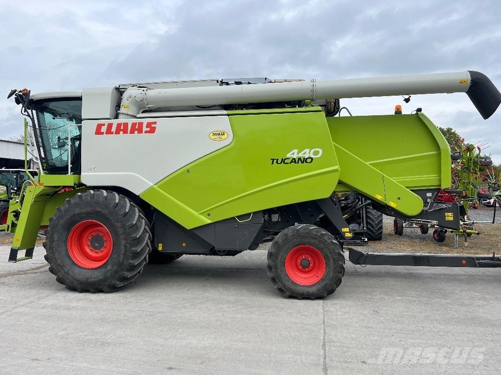 CLAAS Tucano 440 Kombajny zbożowe